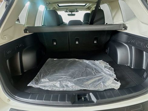 Certified 2023 Subaru Forester Premium AWD/4WD image 24