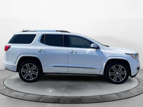 Used 2019 GMC Acadia Denali w/ Technology Package FWD image 6