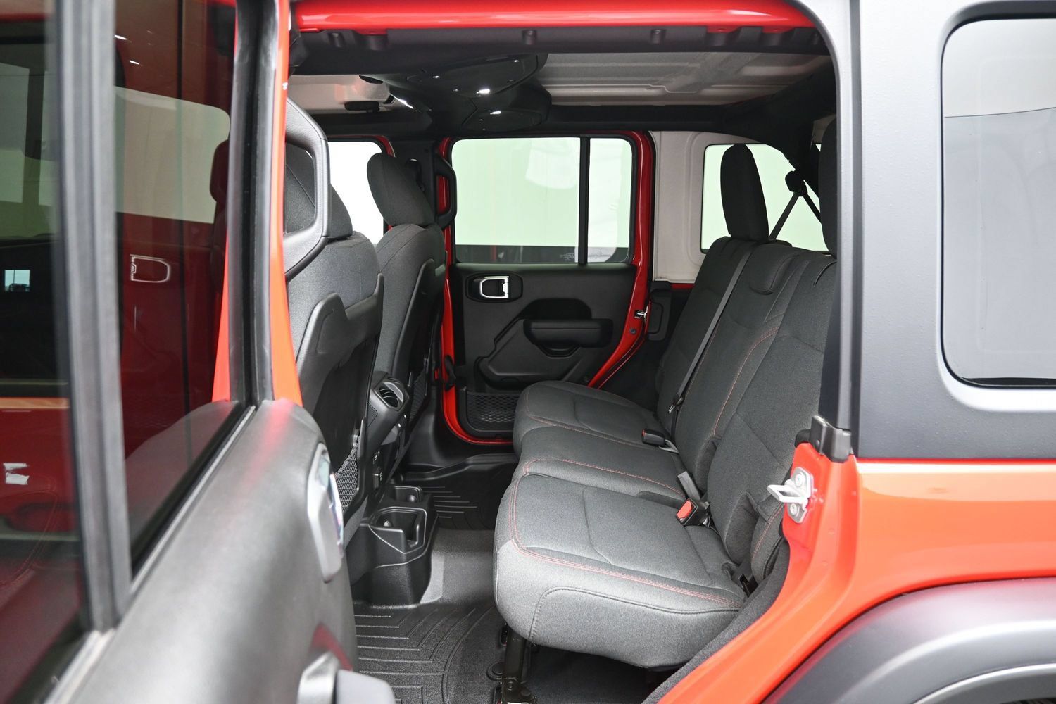 Used 2024 Jeep Wrangler Unlimited Rubicon w/ Technology Group AWD/4WD image 11