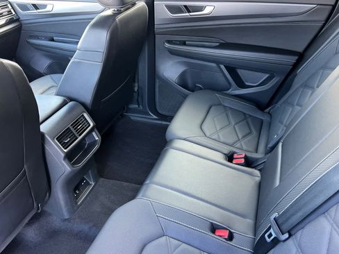 Used 2024 Volkswagen Atlas Cross Sport SE image 4