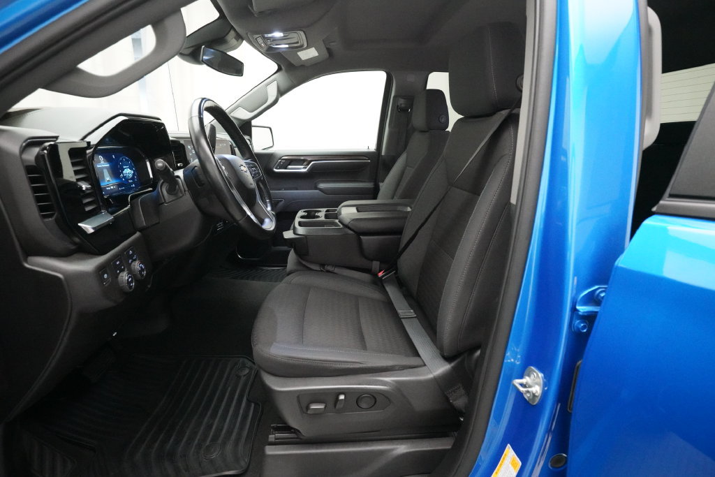 Used 2025 Chevrolet Silverado 1500 LT AWD/4WD image 7