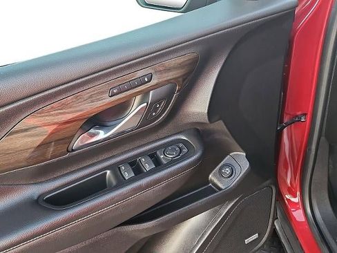 Used 2019 GMC Terrain Denali w/ Advanced Safety Package image 39