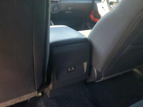 Used 2025 Nissan Frontier PRO-4X w/ Interior Protection Package AWD/4WD image 17