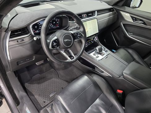 Used 2023 Jaguar F-PACE SVR image 8