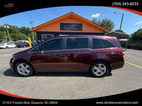 Used 2013 Honda Odyssey LX image 2
