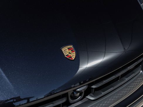 Certified 2026 Porsche Macan image 20