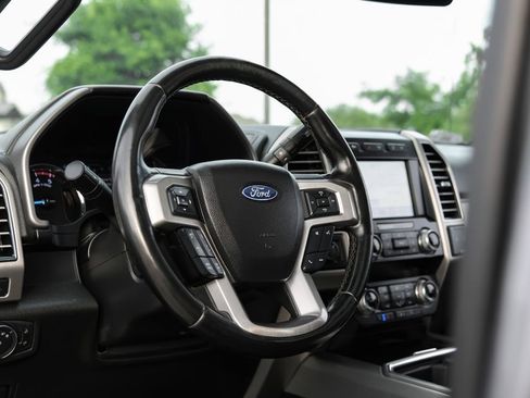 Used 2021 Ford F250 Platinum w/ FX4 Off-Road Package image 13