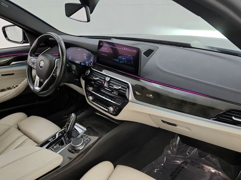 Used 2021 BMW 530e xDrive w/ Premium Package AWD/4WD image 34