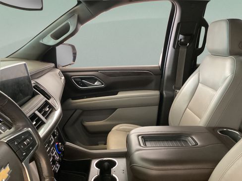 Used 2021 Chevrolet Tahoe LT w/ Rear Media and Nav Package RWD image 21