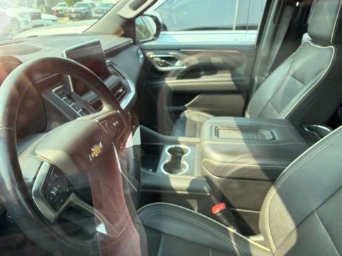 Used 2022 Chevrolet Suburban Premier AWD/4WD image 13
