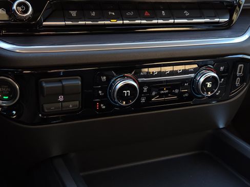 New 2026 GMC Sierra 3500 SLT w/ SLT Premium Package image 17