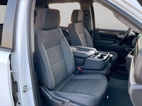 Used 2025 Chevrolet Silverado 1500 LT AWD/4WD image 10