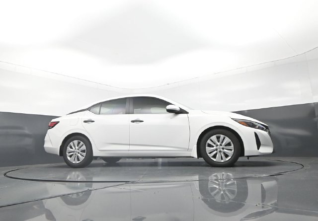 Certified 2025 Nissan Sentra S FWD image 32