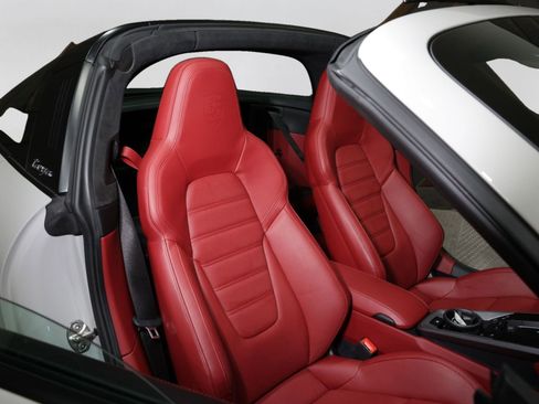 Used 2021 Porsche 911 Targa 4 image 6