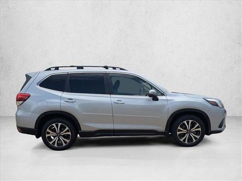 Used 2022 Subaru Forester Limited AWD/4WD image 4