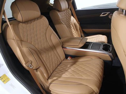 Certified 2024 Genesis GV80 3.5T Prestige Signature AWD/4WD image 20