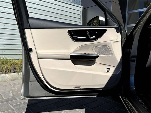 Used 2024 Mercedes-Benz C 300 Sedan image 23