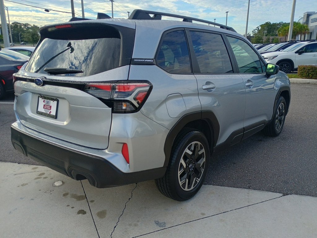 Certified 2025 Subaru Forester Premium AWD/4WD image 5