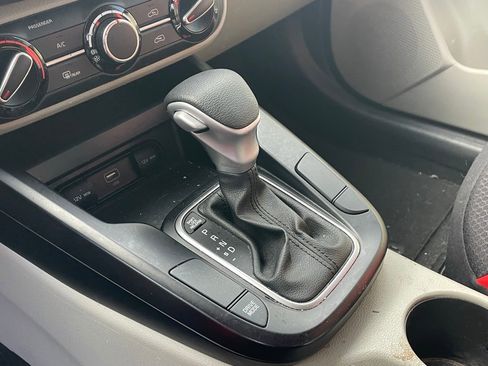 Used 2023 Kia Soul LX w/ LX Technology Package image 8