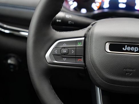 Used 2026 Jeep Compass Latitude image 15