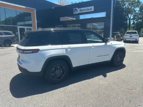 New 2024 Jeep Grand Cherokee Trailhawk w/ Advanced Protech Group II AWD/4WD image 13