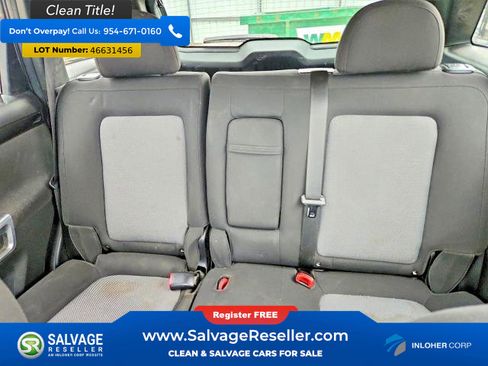 Used 2013 Chevrolet Captiva Sport LS image 2
