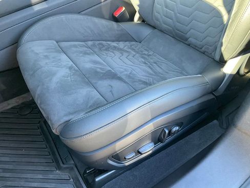 Used 2022 Audi e-tron GT Premium Plus image 17