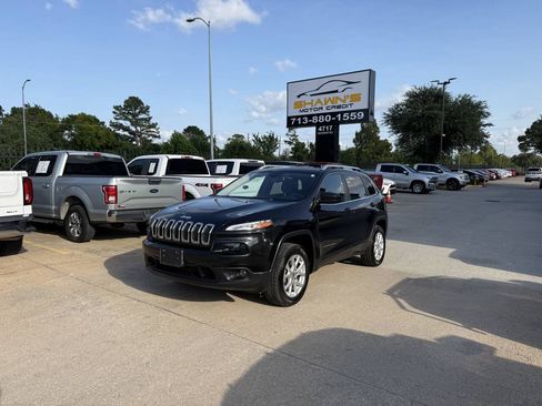 Used 2014 Jeep Cherokee Latitude FWD image 3