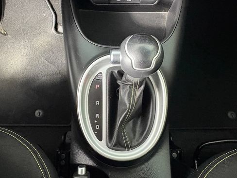 Used 2015 Kia Soul + FWD image 26