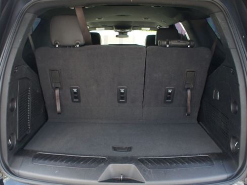Used 2025 Chevrolet Tahoe LT RWD image 17