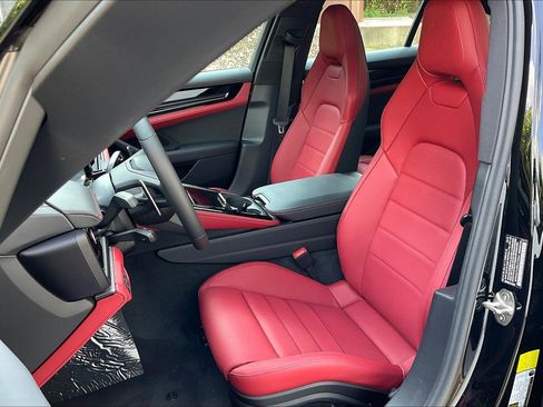 New 2025 Porsche Panamera 4 image 8