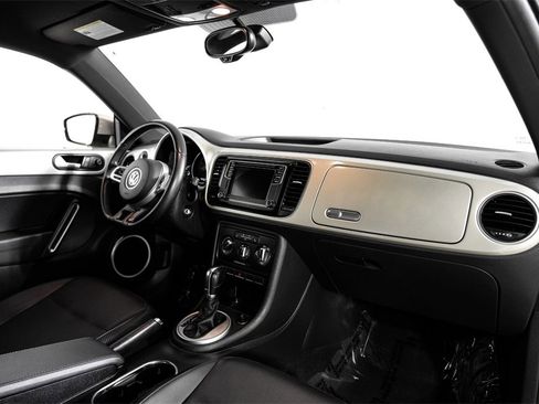 Used 2016 Volkswagen Beetle 1.8T SE image 10