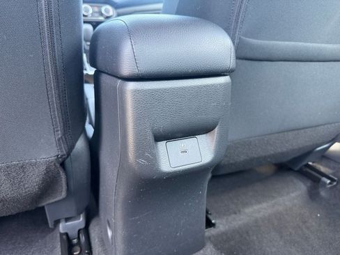 Used 2025 Nissan Versa SV FWD image 32