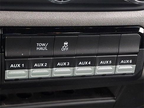 Used 2024 RAM 2500 Tradesman w/ Chrome Appearance Group image 20