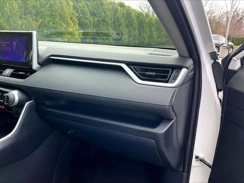 Used 2025 Toyota RAV4 XLE image 13
