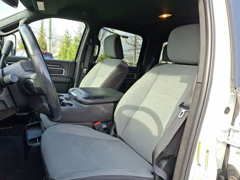 Used 2024 RAM 2500 Big Horn image 24