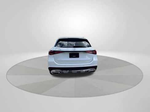 Used 2025 Mercedes-Benz GLC 300 4MATIC image 6
