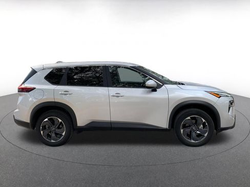 Used 2025 Nissan Rogue SV image 18