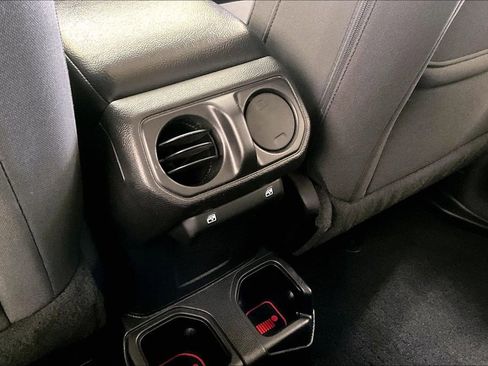 Used 2019 Jeep Wrangler Unlimited Sport S image 25