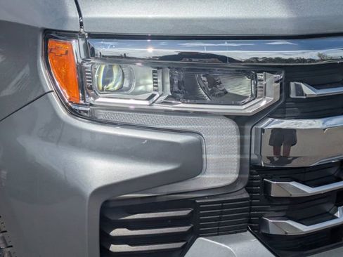 Used 2025 Chevrolet Silverado 1500 LTZ AWD/4WD image 9