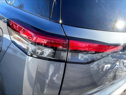 Certified 2025 Nissan Pathfinder SL w/ Cargo Package image 33