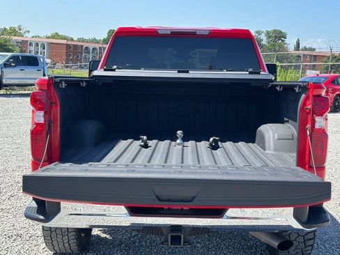 Used 2024 Chevrolet Silverado 2500 LT AWD/4WD image 10