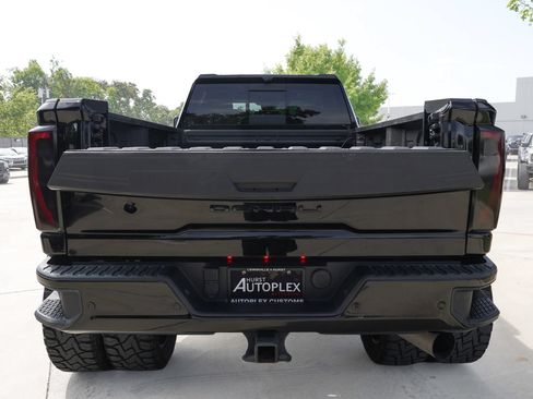 Used 2024 GMC Sierra 3500 Denali w/ Denali Reserve Package AWD/4WD image 4