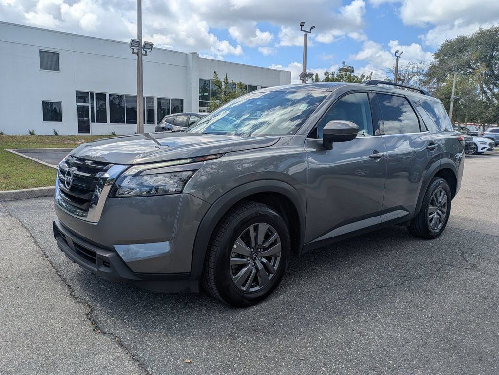 Used 2025 Nissan Pathfinder SV AWD/4WD image 8