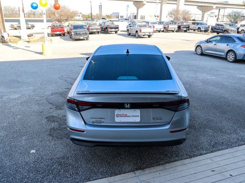 Used 2024 Honda Accord Sport image 8