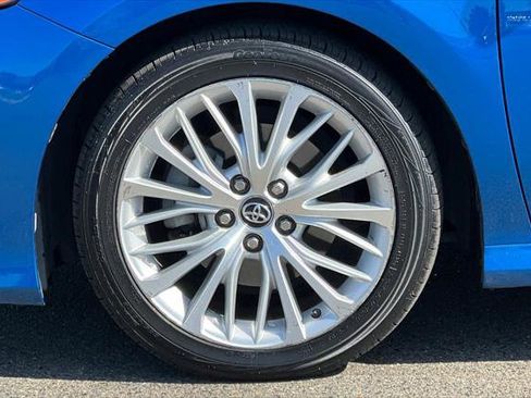 Certified 2019 Toyota Camry XLE w/ Sunroof Package FWD image 32