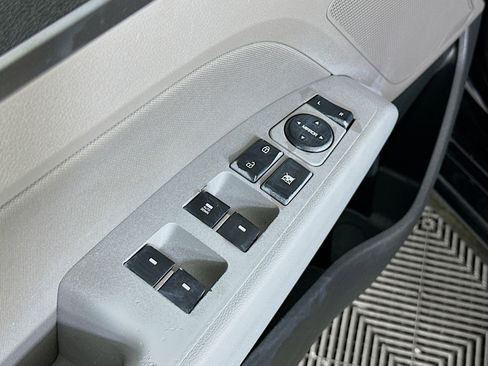 Used 2020 Hyundai Elantra SEL FWD image 15