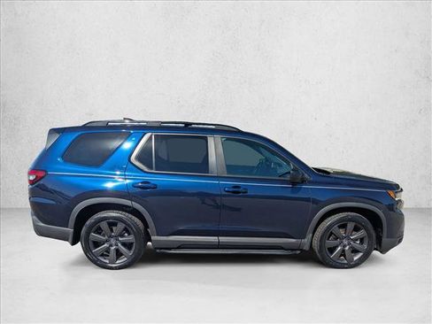 Used 2023 Honda Pilot Sport image 4