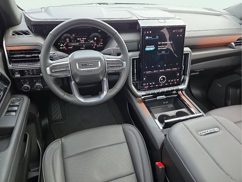 Used 2026 GMC Yukon Denali w/ Sun & Power Step Package AWD/4WD image 12