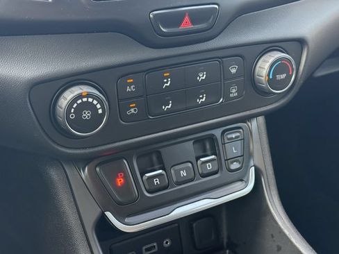 Used 2019 GMC Terrain SLE FWD image 27